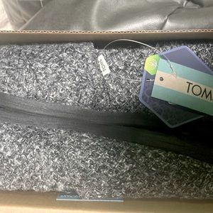 Toms shoes size 7.5